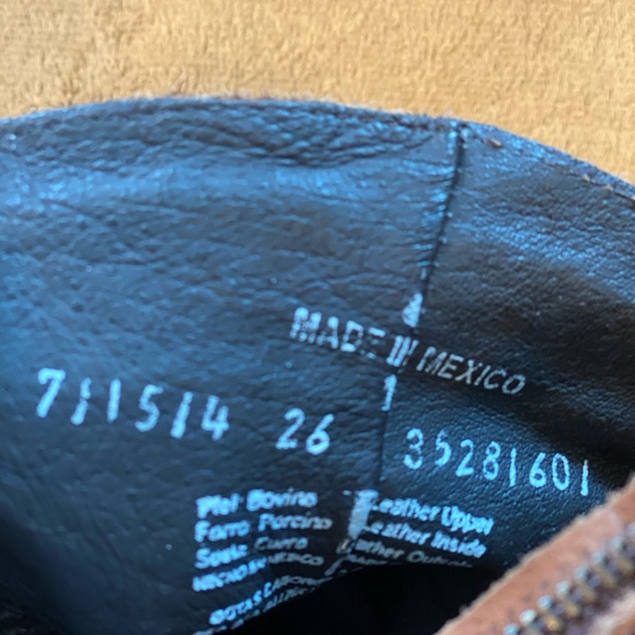 Boots - Picture 6 of 6